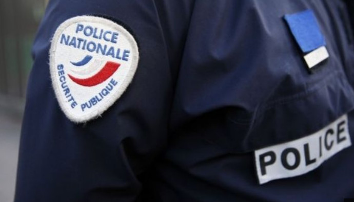 Французский полицейский убил троих в Париже, прежде чем покончить с собой
