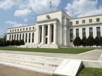 Федеральная резервная система США сохранила базовую ставку на уровне 0-0,25%