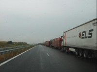 Более 350 фур с турецкими товарами остановлены на границе с Россией