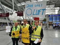 Германия: из-за забастовки бортпроводников отменили почти все авиарейсы