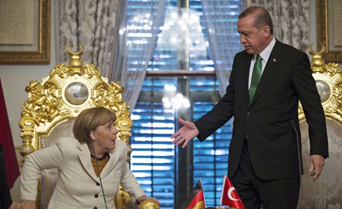Германия перевела в "режим ожидания" поставку оружия Турции