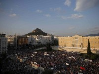 В Греции около 17 тысяч человек вышли на митинги