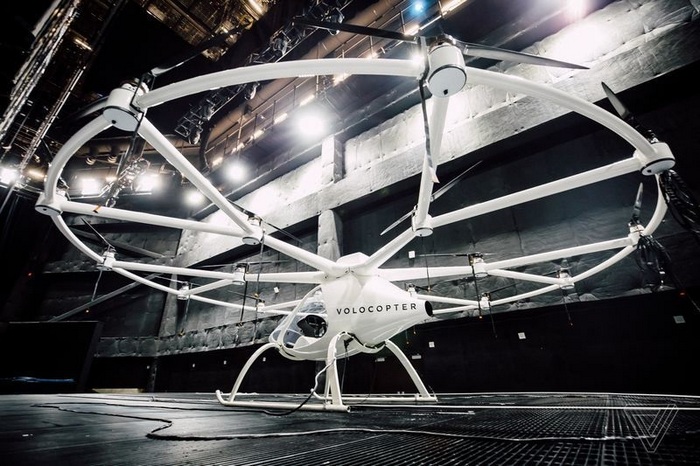 В Лас-Вегасе презентовали летающий автомобиль будущего Volocopter