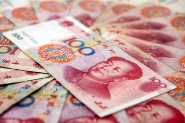 В Китае рекордно обвалился юань