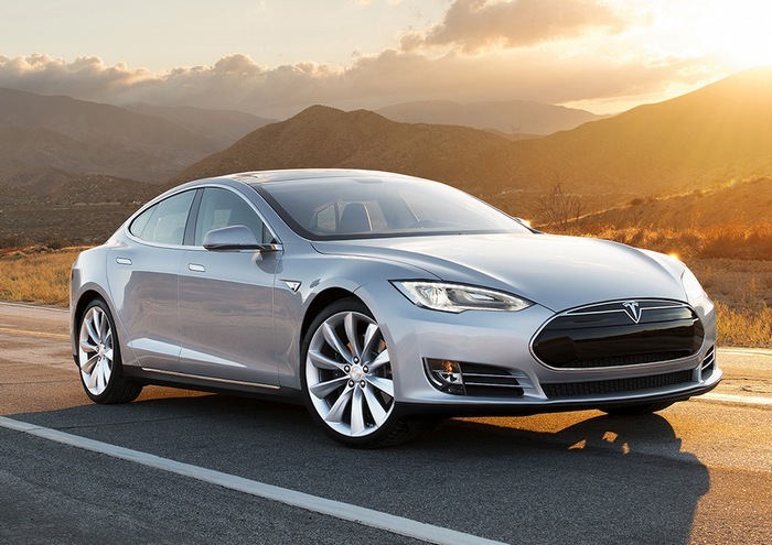 Из-за проблем с тормозом Tesla Motors отзывает 53 тыс. электромобилей