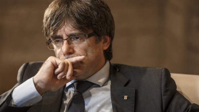 Карлес Пучдемон и четыре министра Каталонии сдались в полицию Бельгии