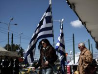 Каждый третий грек отказывается платить налоги из-за низких доходов