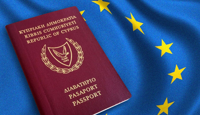 Кипр продает гражданство ЕС олигархам из Украины и России