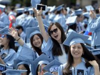 Китайские студенты после учебы в США и ЕС возвращаются работать на родину