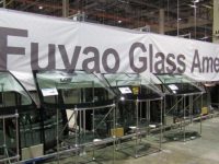 Китайский миллиардер открывает производство стекла в США