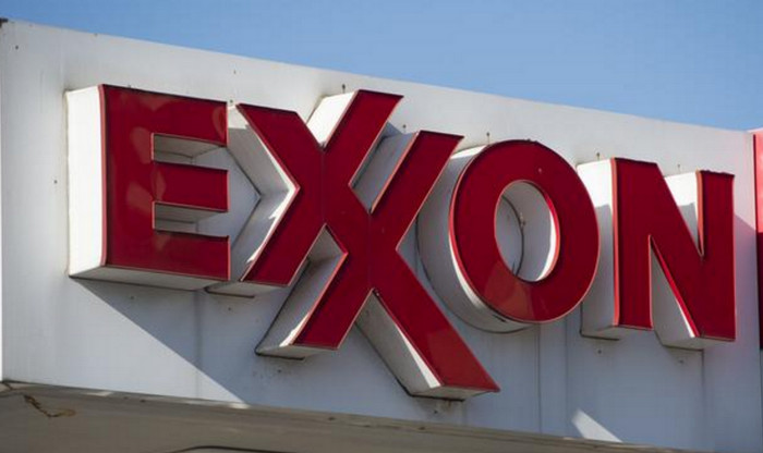 Компания Exxon Mobil просит США снять санкции с России