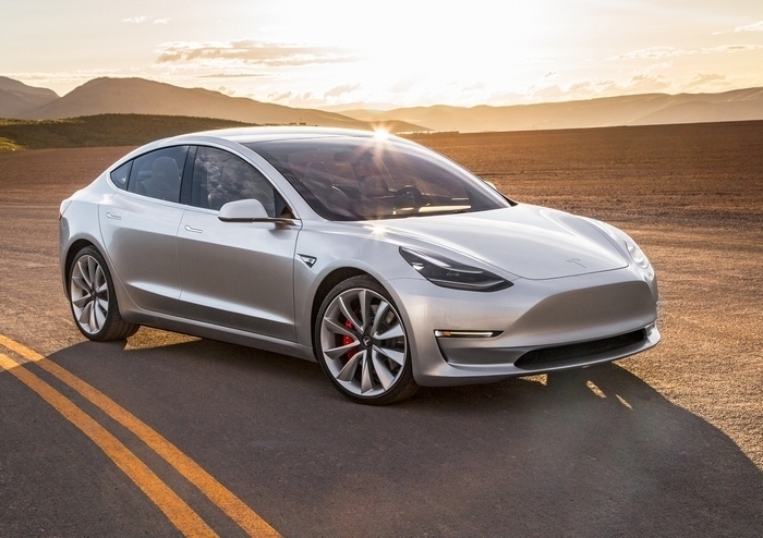 Компания Tesla Motors значительно увеличила убыток