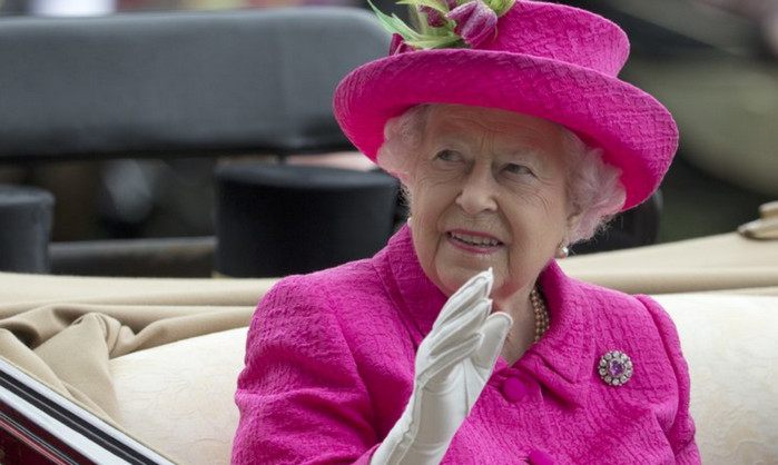 Королева Елизавета II разместила часть своих денег в оффшорные налоговые зоны