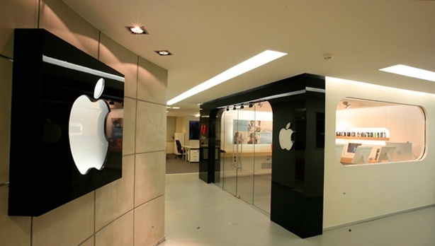 Корпорация Apple хочет вернуть в США 215 миллиардов долларов зарубежных активов