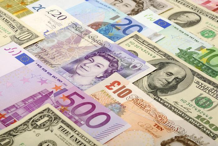 Курс валют от НБУ на 5 мая 2017. Доллар и евро дешевеют