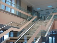 Бизнес-идея: ограждение лестниц общественных зданий
