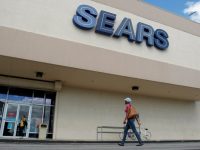 Лидер американской розничной торговли Sears планирует закрыть бизнес