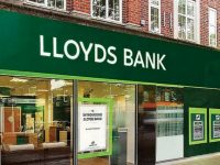 Lloyds Bank закрывает сотни филиалов в Британии