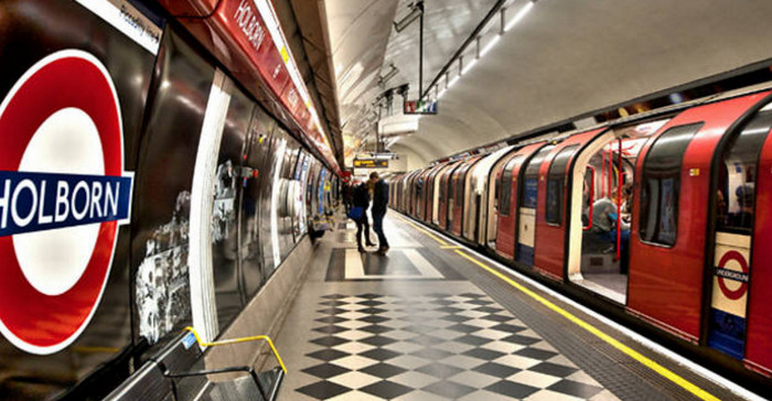 Лондонская станция метро эвакуирована после взрыва