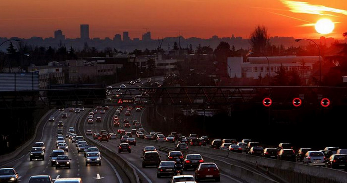 Мадрид закрывает половину автомобильных дорог из-за загрязнения воздуха