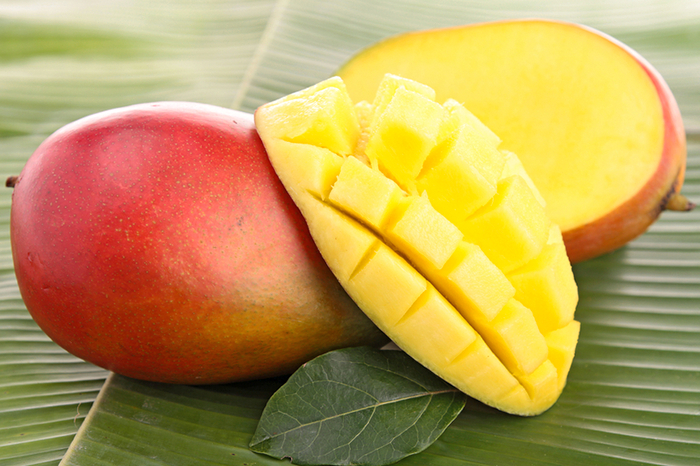 как есть манго, манго как выбрать как кушать, как чистить манго, как определить спелость манго, зеленый манго фото fdlx