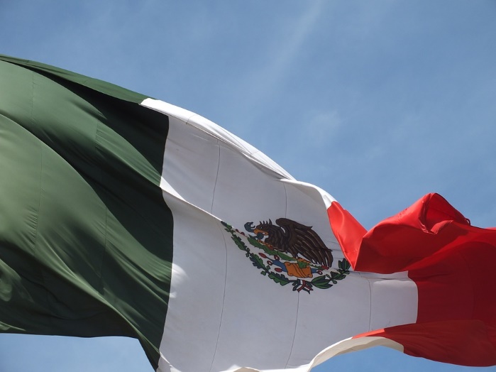 Мексика: из-за аварии на нефтяном терминале пострадало два десятка рабочих