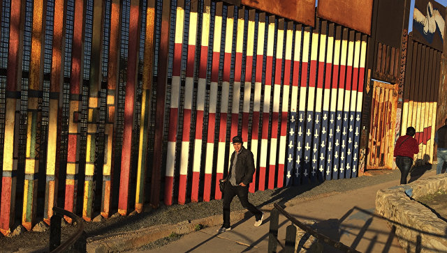 Мексиканцев призывают отказаться от американских товаров