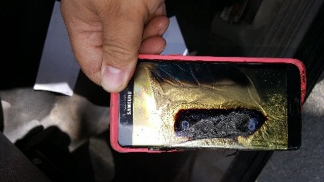 Менеджеры Samsung стали на колени и просили извинения за Galaxy Note 7