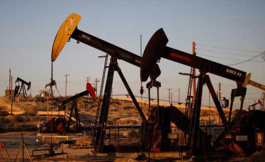 На фоне прогноза снижения спроса основные марки нефти дешевеют