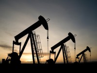 Цены на нефть марки Brent пошли вверх, нефть WTI после небольшого подъема вновь дешевеет