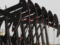 Под Новый Год цены на нефть падают