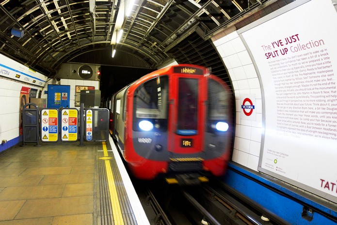 Ночное метро начало работать в Лондоне