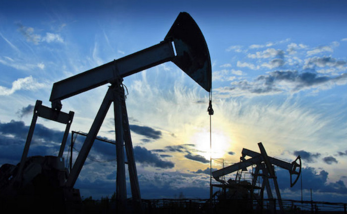 Ноябрьская добыча нефти странами ОПЕК снизилась на 300 тысяч баррелей в сутки