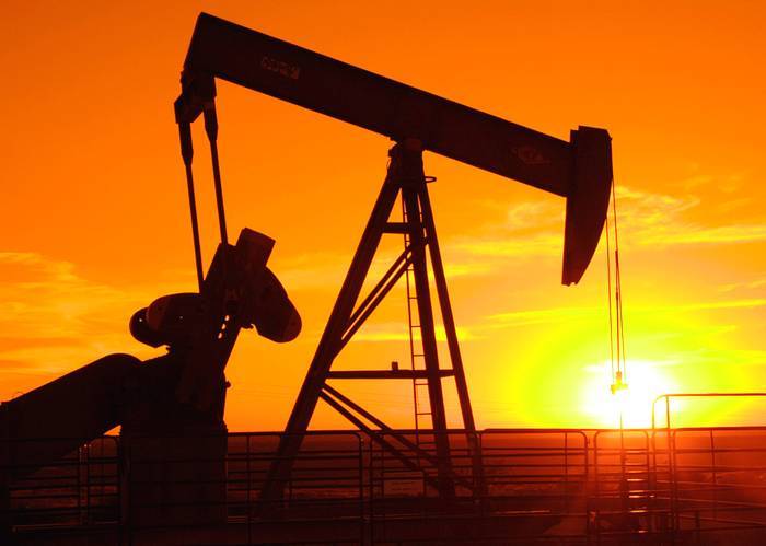 Обвал цен на нефть 11 ноября: на рынок давят ОПЕК, доллар и статистика по добыче сырья