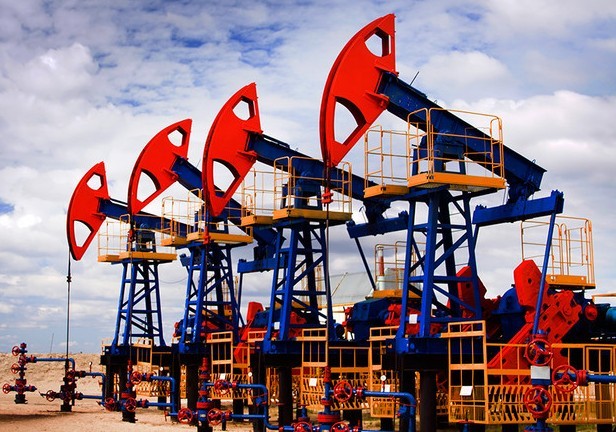 Обвал цен на нефть заставляет Россию забыть о заморозке ее производства, - FT