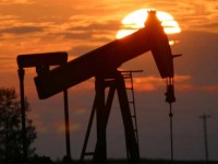 После декабрьских интенсивных колебаний основные марки нефти вновь падают в цене