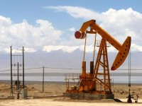 5 мая цены на нефть не спешат падать, несмотря на рост доллара и ситуацию в Йемене