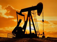 Фьючерсы на нефть марки Brent упали в цене до 78,9 долларов, нефть WTI стоит 76,3 долларов