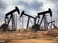После резкого подъема цены на нефть пошли на спад