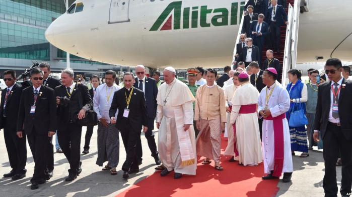 Папа Франциск находится с апостольским визитом в Мьянме