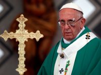 Папа Римский травмирован во время визита в Колумбию
