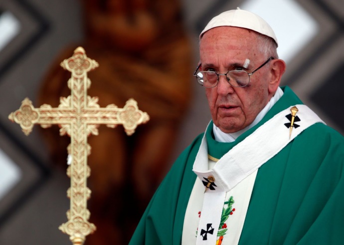 Папа Римский травмирован во время визита в Колумбию