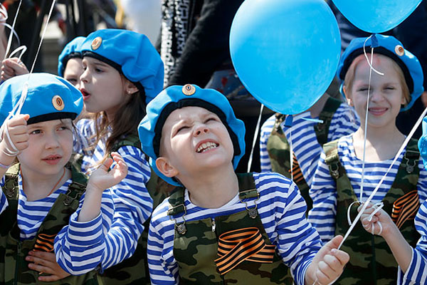 В Ростове-на-Дону прошел детский военный парад (фото)