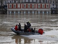 Париж затопило: проходит эвакуация, Лувр готовится вывозить ценности