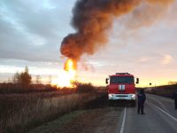 Под Москвой взорвался газопровод: сотрудникам МЧС удалось погасить 25 метровый столб огня