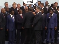 Новый прикол с президентом Украины: Обама не заметил Порошенко на парижском саммите