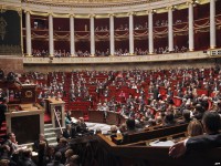 Новое правительство Франции уверило – политики «затягивания ремней» не будет