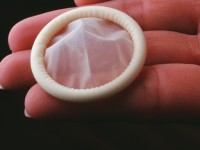 Большинство россиян выступает за запрет закупок иностранных презервативов