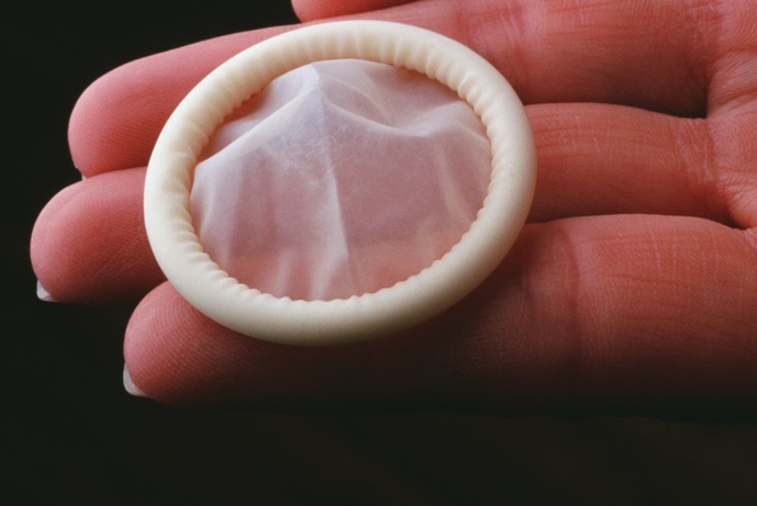 Большинство россиян выступает за запрет закупок иностранных презервативов
