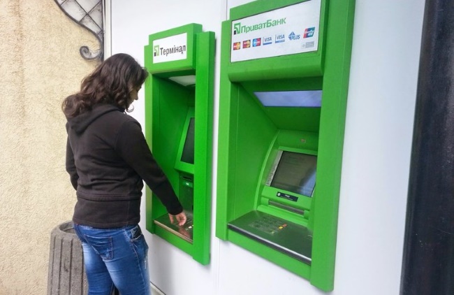 ПриватБанк извинился и заявил, что уже починил банкоматы и терминалы